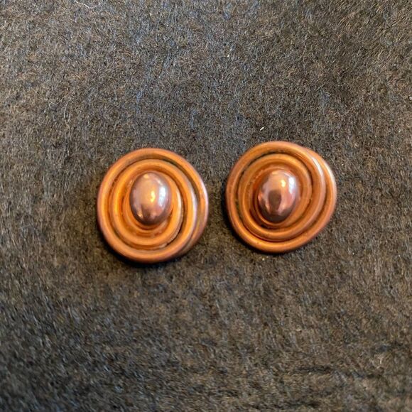 90s Copper Tone Metal Earrings - Picture 1 of 5